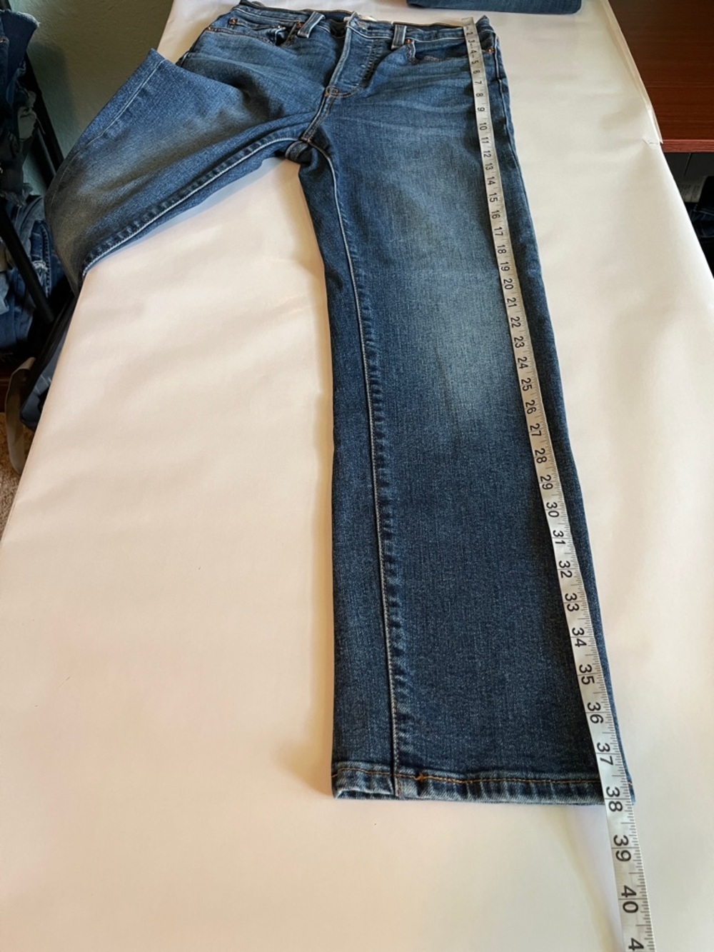 Levi’s Wedgie Straight High Rise Size 28 - Picture 9 of 16